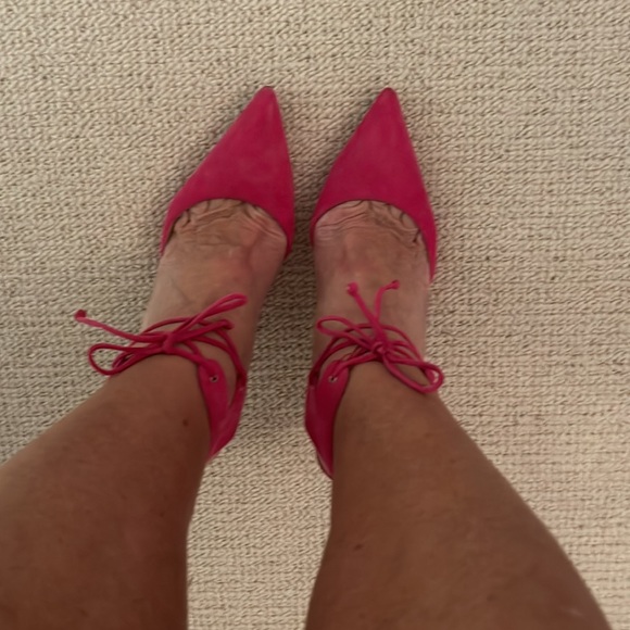 Pink suede Monolo Blahnik tie up pump worn 3 times - Picture 2 of 7